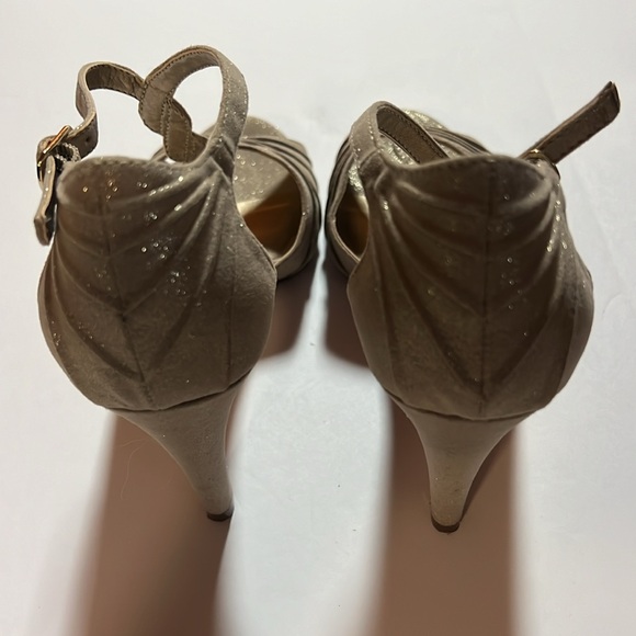 Kelly & Katie Beige Sparkle High Heels Peep Toe Dress Sandals size 9 - Picture 6 of 9